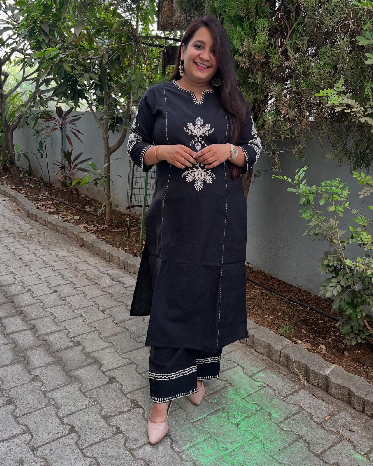 Black Embroidered Kurta with White Floral Threadwork