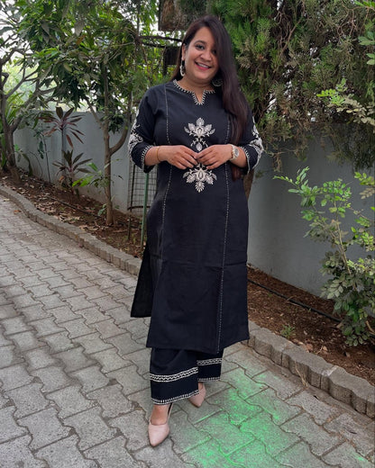 Black Embroidered Kurta with White Floral Threadwork