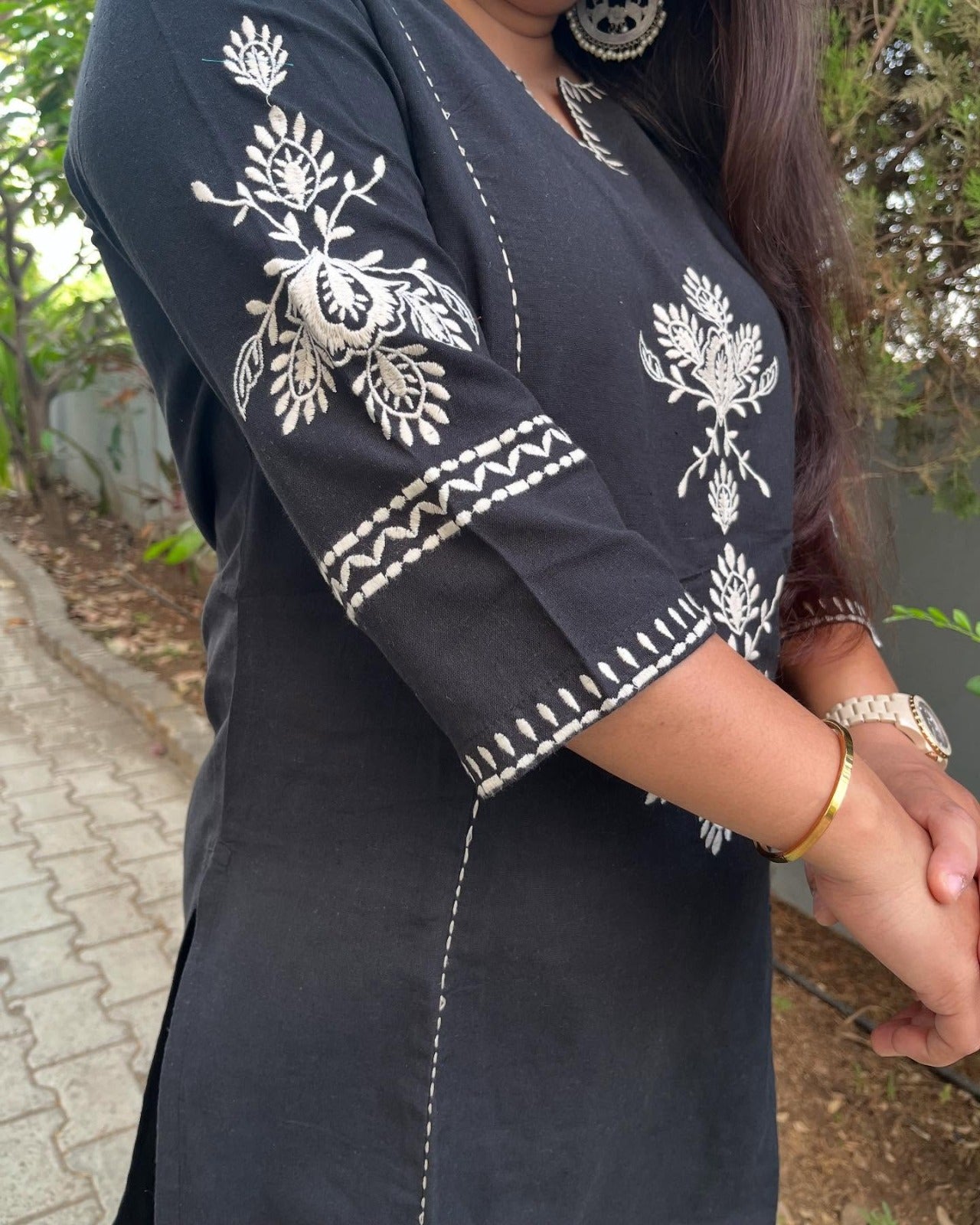 Black Embroidered Kurta with White Floral Threadwork