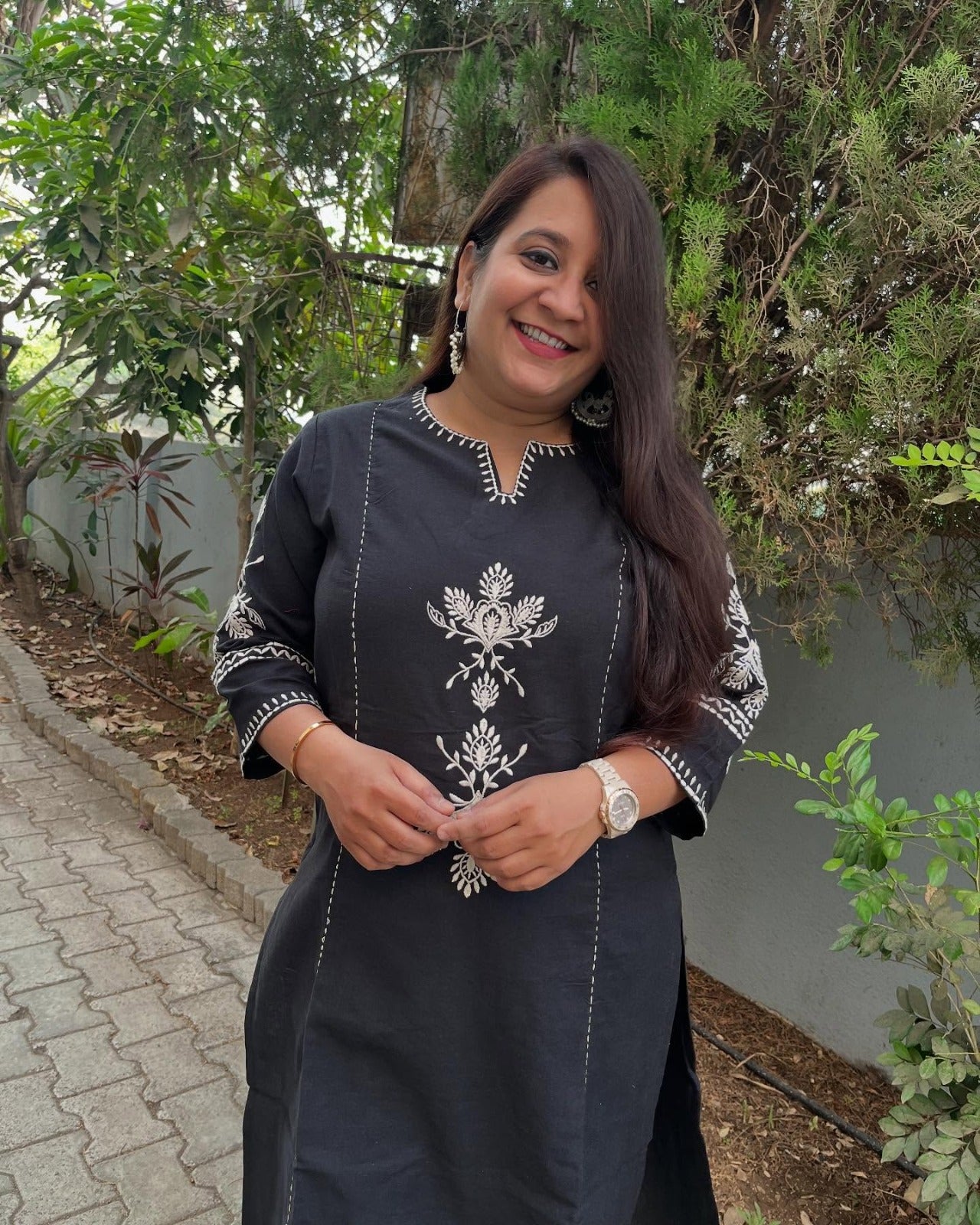 Black Embroidered Kurta with White Floral Threadwork